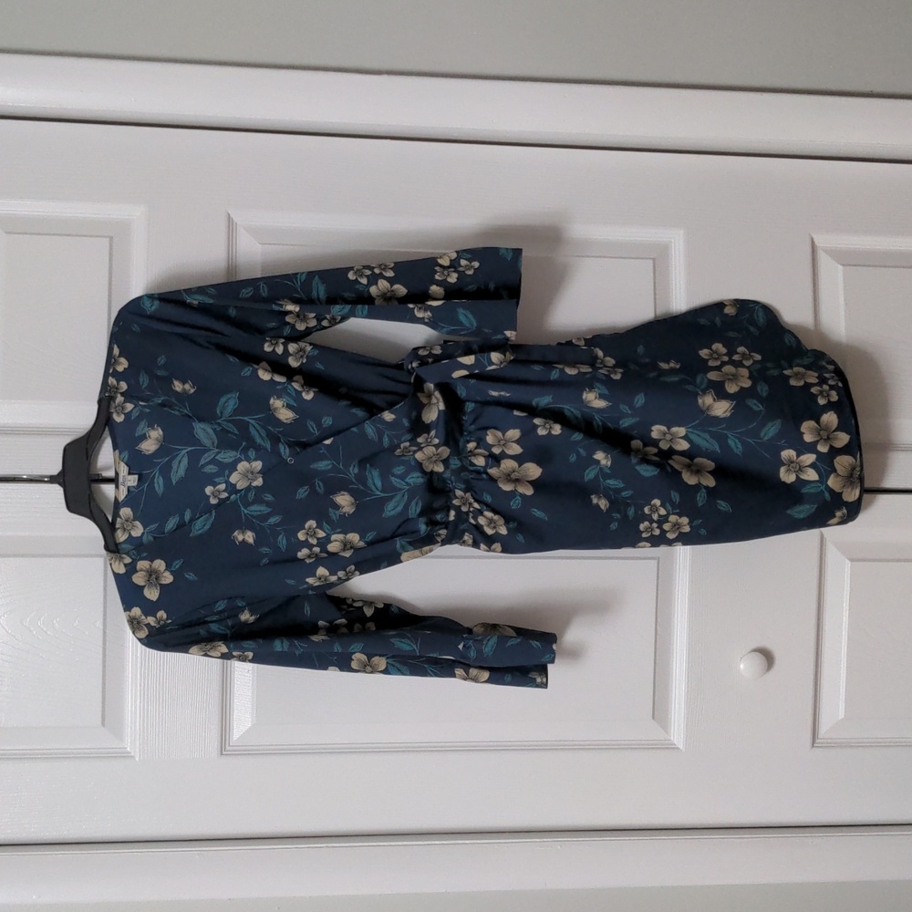 Like new navy floral wrap dress
